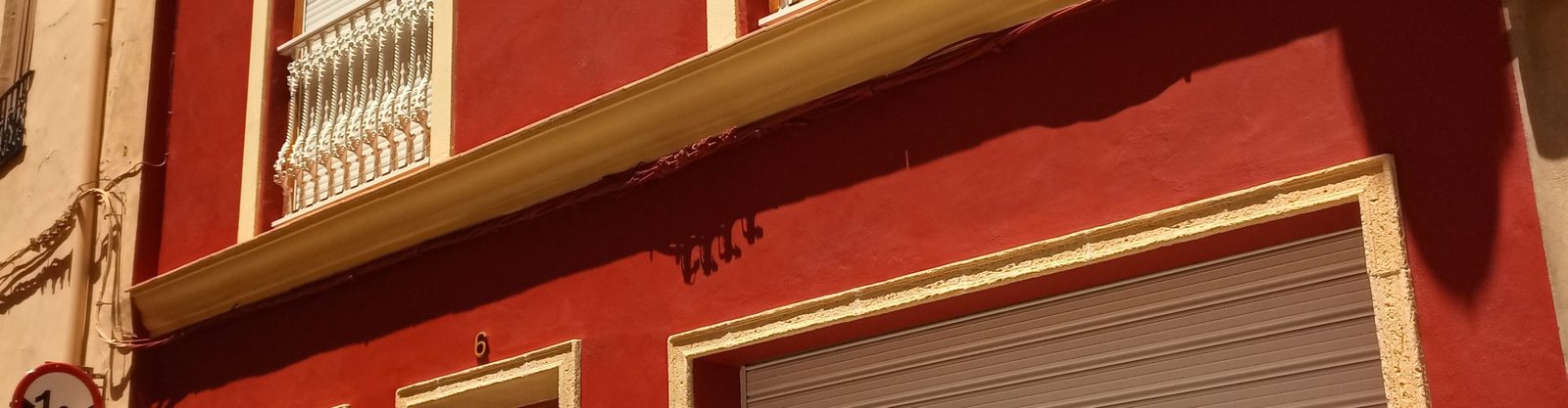 Reparación y rehabilitación de fachada con pinturas pétreas